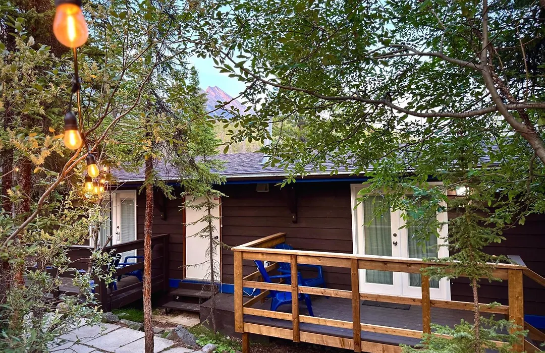 Sunwapta Falls Rocky Mountain Lodge-1